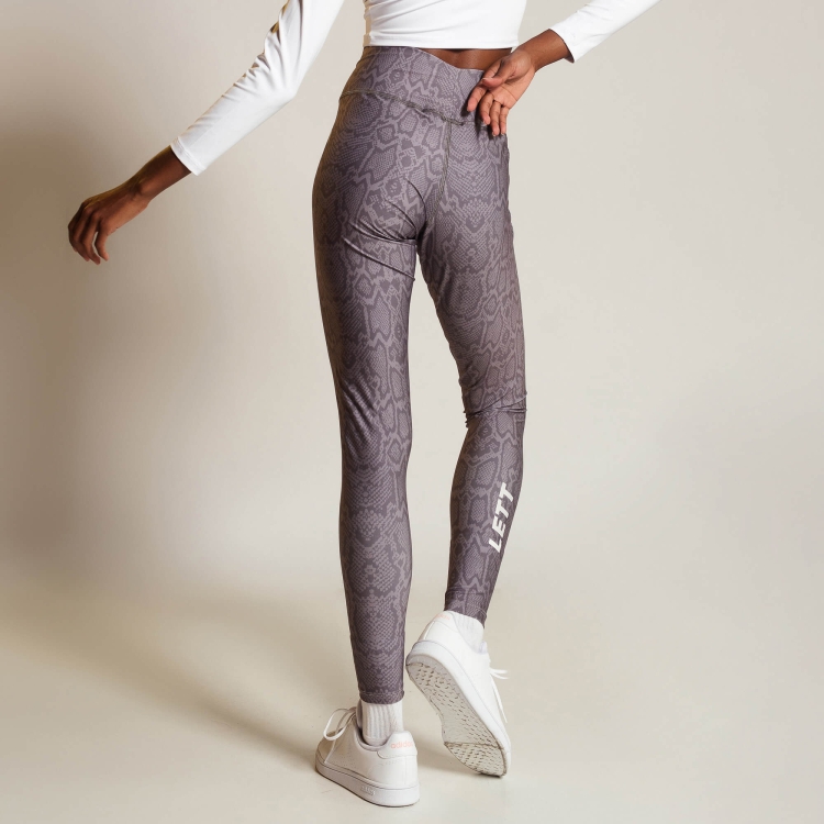 calça legging estampa piton grafite